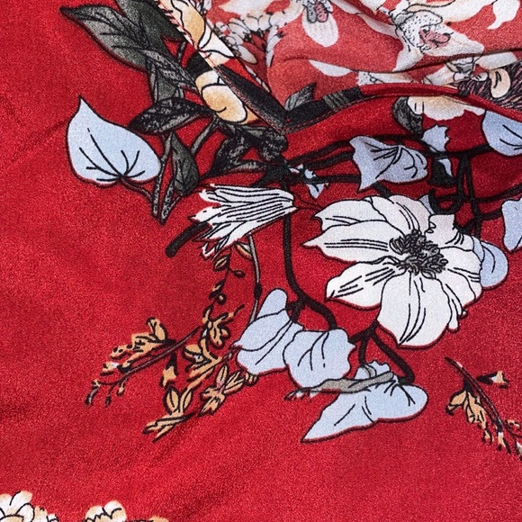 Cold shoulder top - Picture 3 of 4